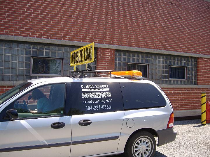 DSCF0729.JPG - C. Hall Escort with BTI OSL Sign Cross Bar Luggage Rack Mount